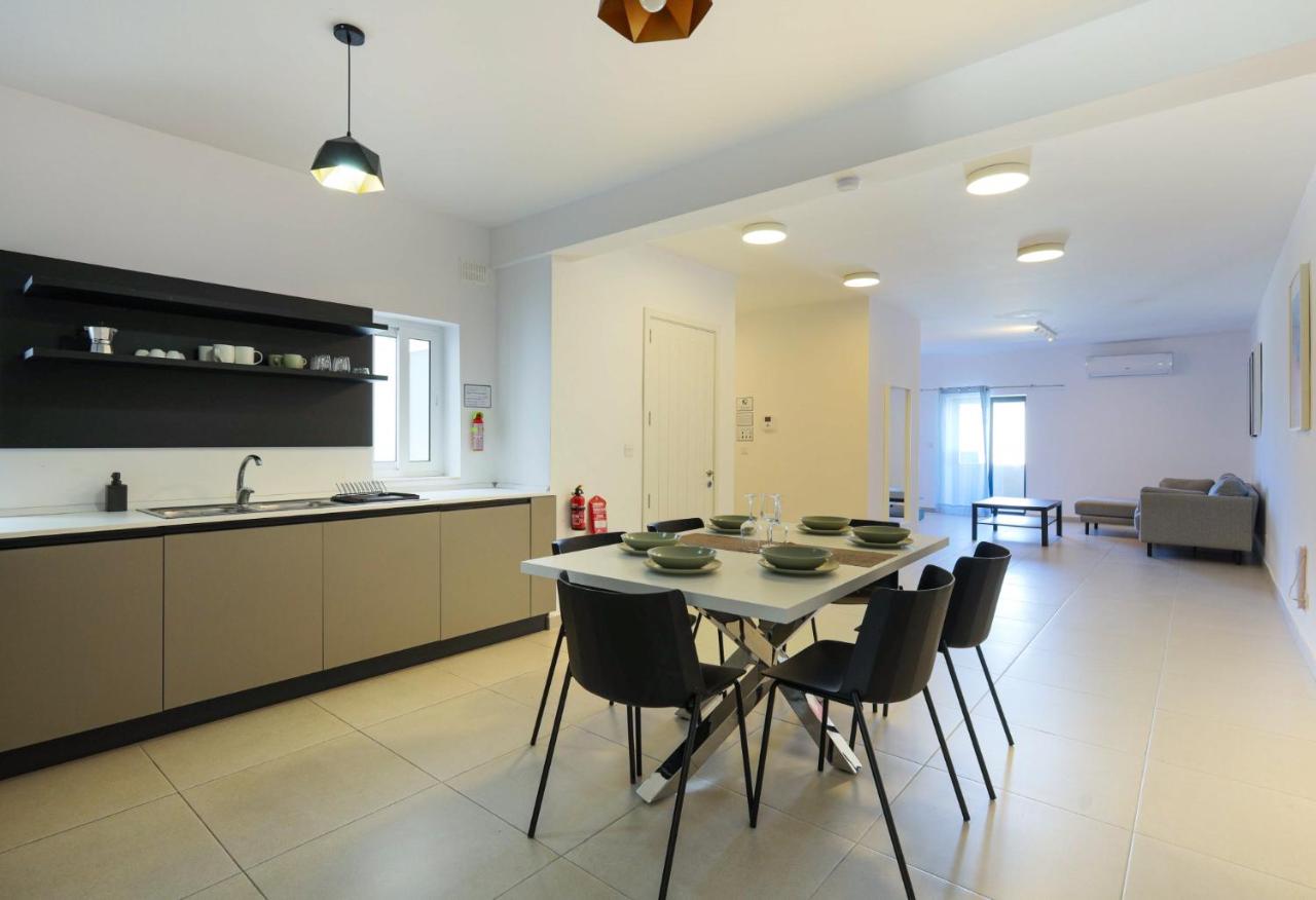 Three-Bedroom Apartment with Balcony