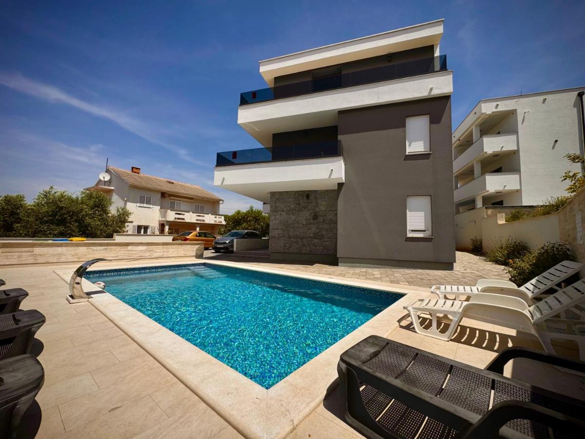 Sunshine Villa - B&B Novalja