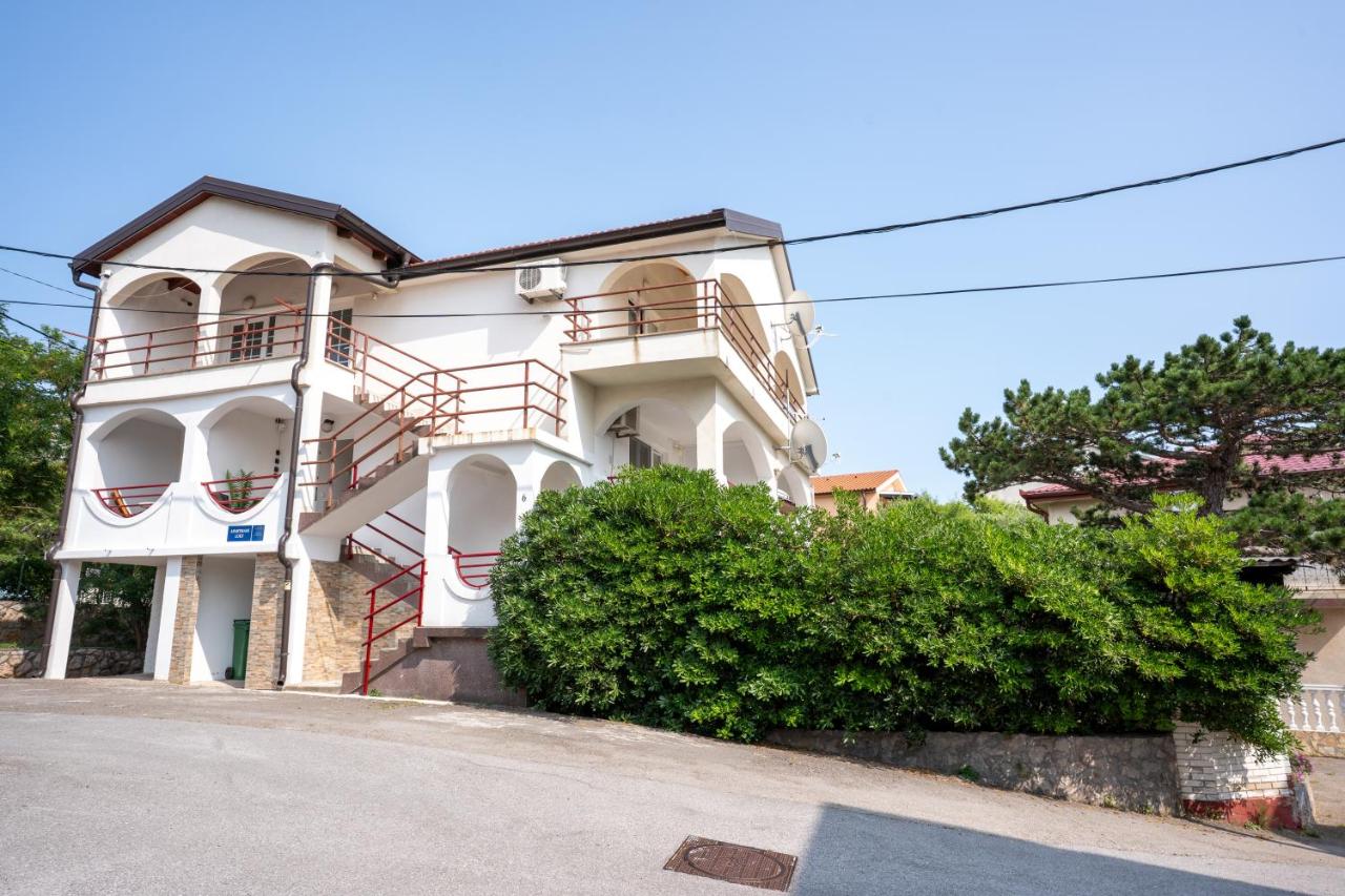 Apartmani Luky - Bed and Breakfast