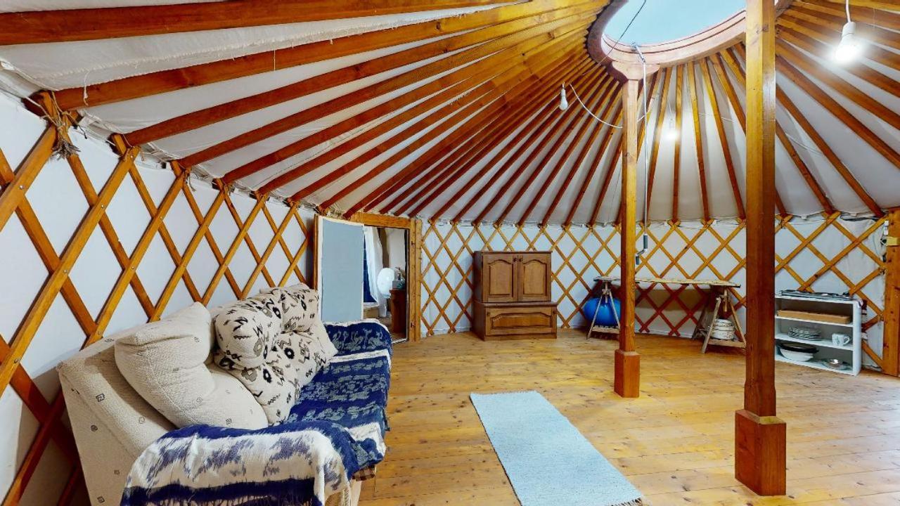 Jurta na Krupinskej planine - B&B