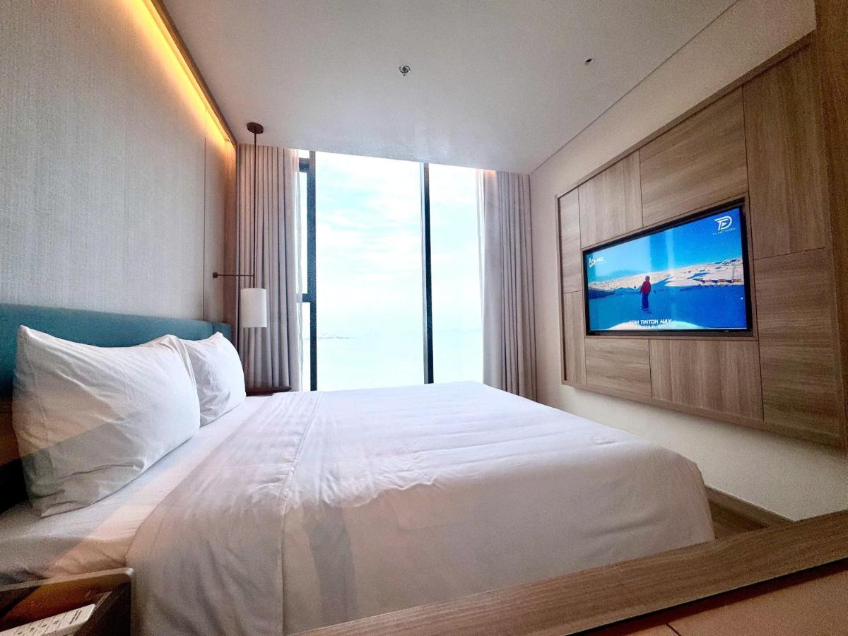 Two-Bedroom Apartment with Ocean View