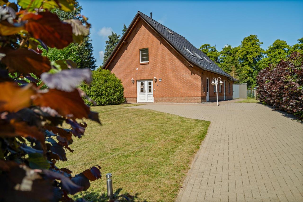 Landhus - Urlaub auf dem Land - 4 Schlafzimmer - B&B Alt Schwerin