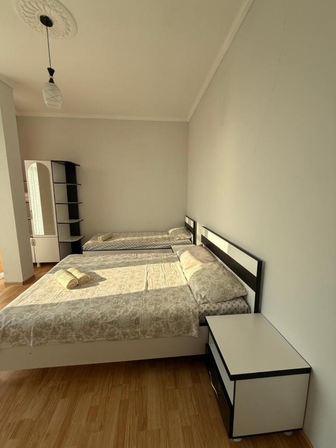 Dreibettzimmer mit Meerblick