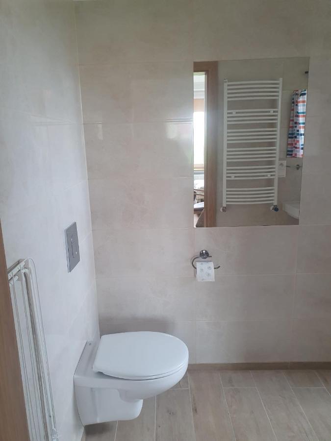 Zweibettzimmer mit eigenem Bad