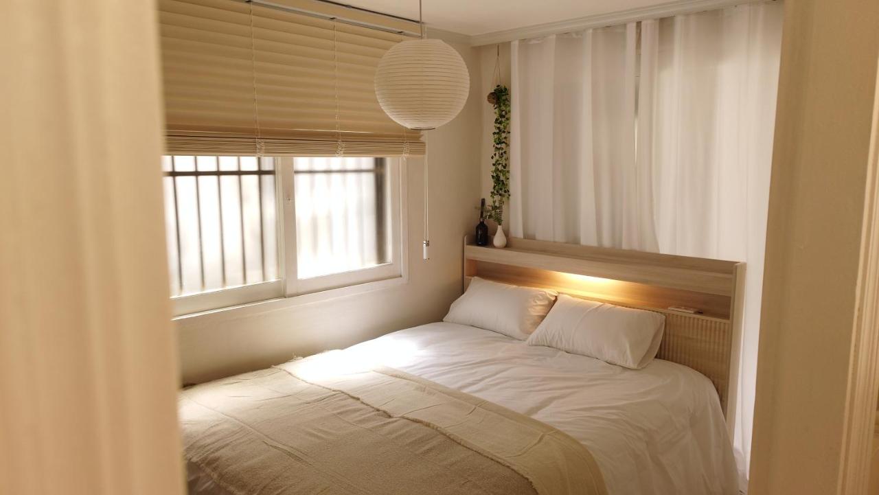 Ehwa Sinchon House - B&B
