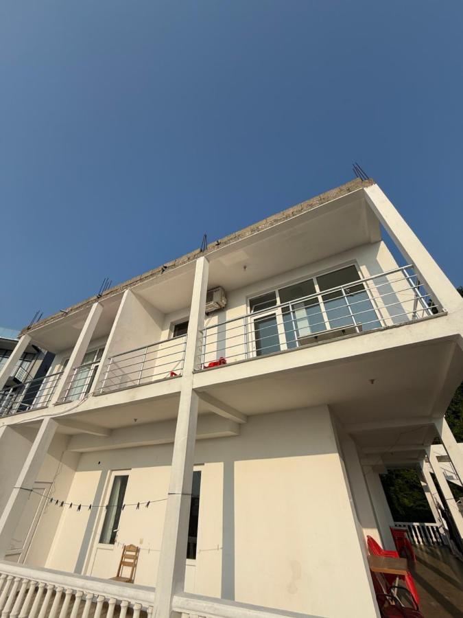 Temo's guest house in Kvariati - Ferienwohnung Kvariati