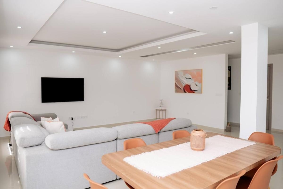 Spacious 3-Bedroom Apt Near Kebra Kanela Beach - B&B Praia