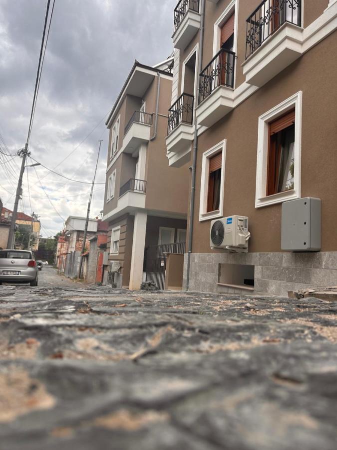 PAVÉ Apartment - B&B Korçë