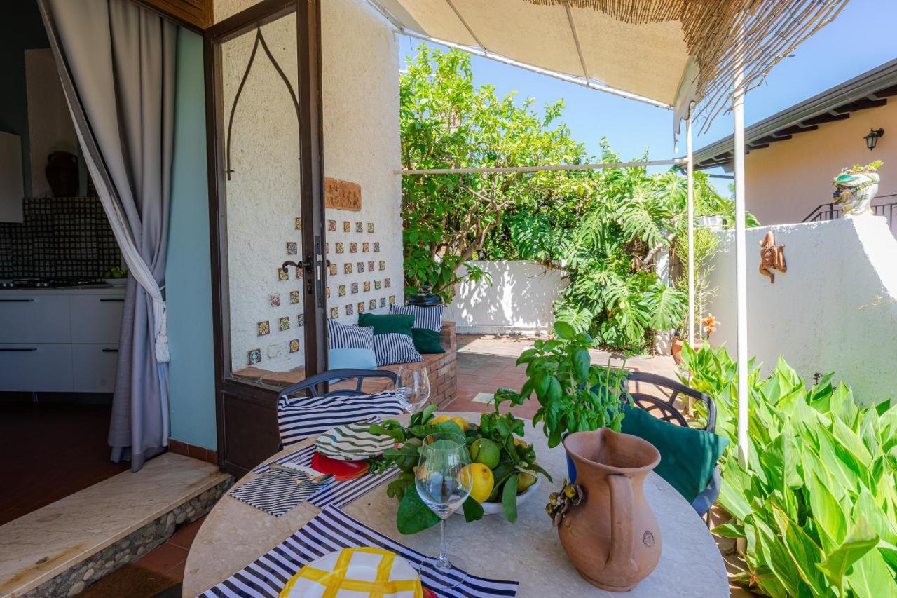 Jasmine House - Ferienwohnung Letojanni