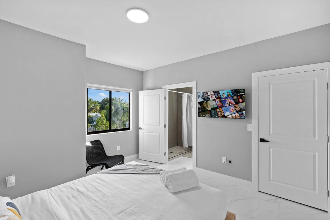 Amazing Townhouse w Free Parking - B&B Miami