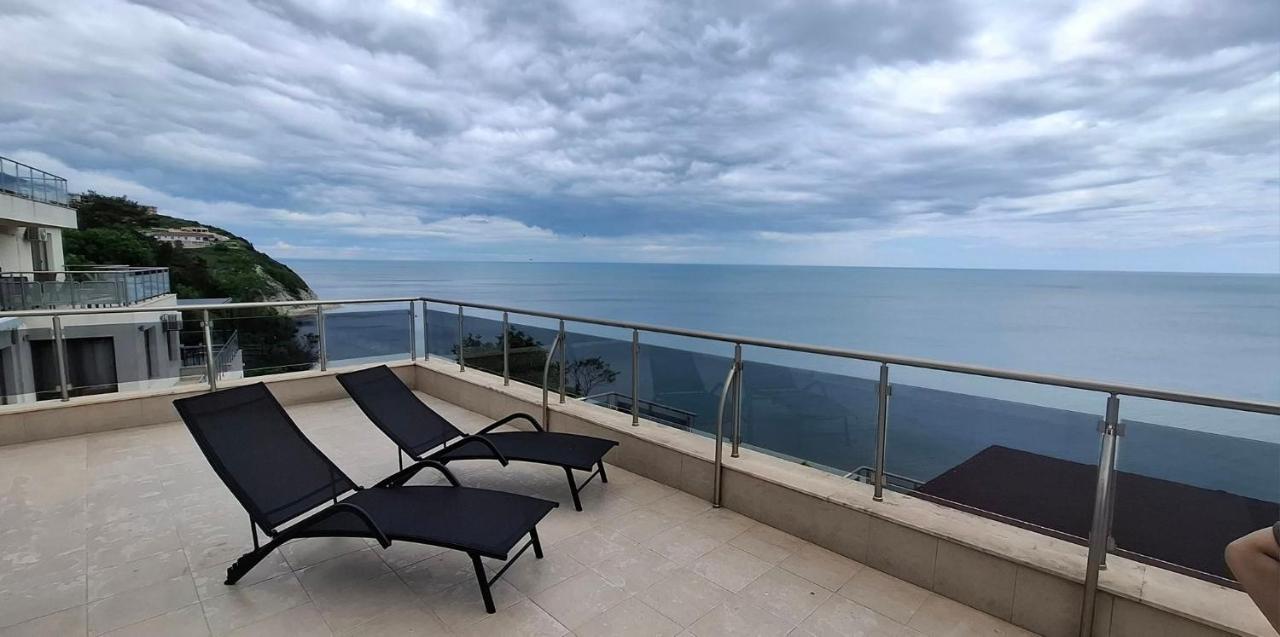 One-Bedroom Apartment with Sea View