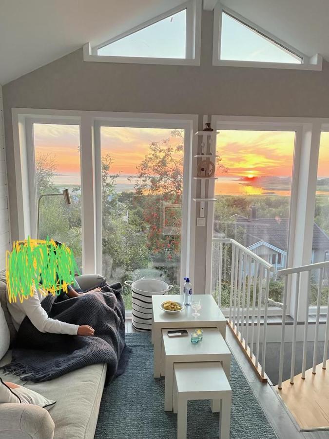 Entire cottage with sea view - Ferienwohnung Stråvalla
