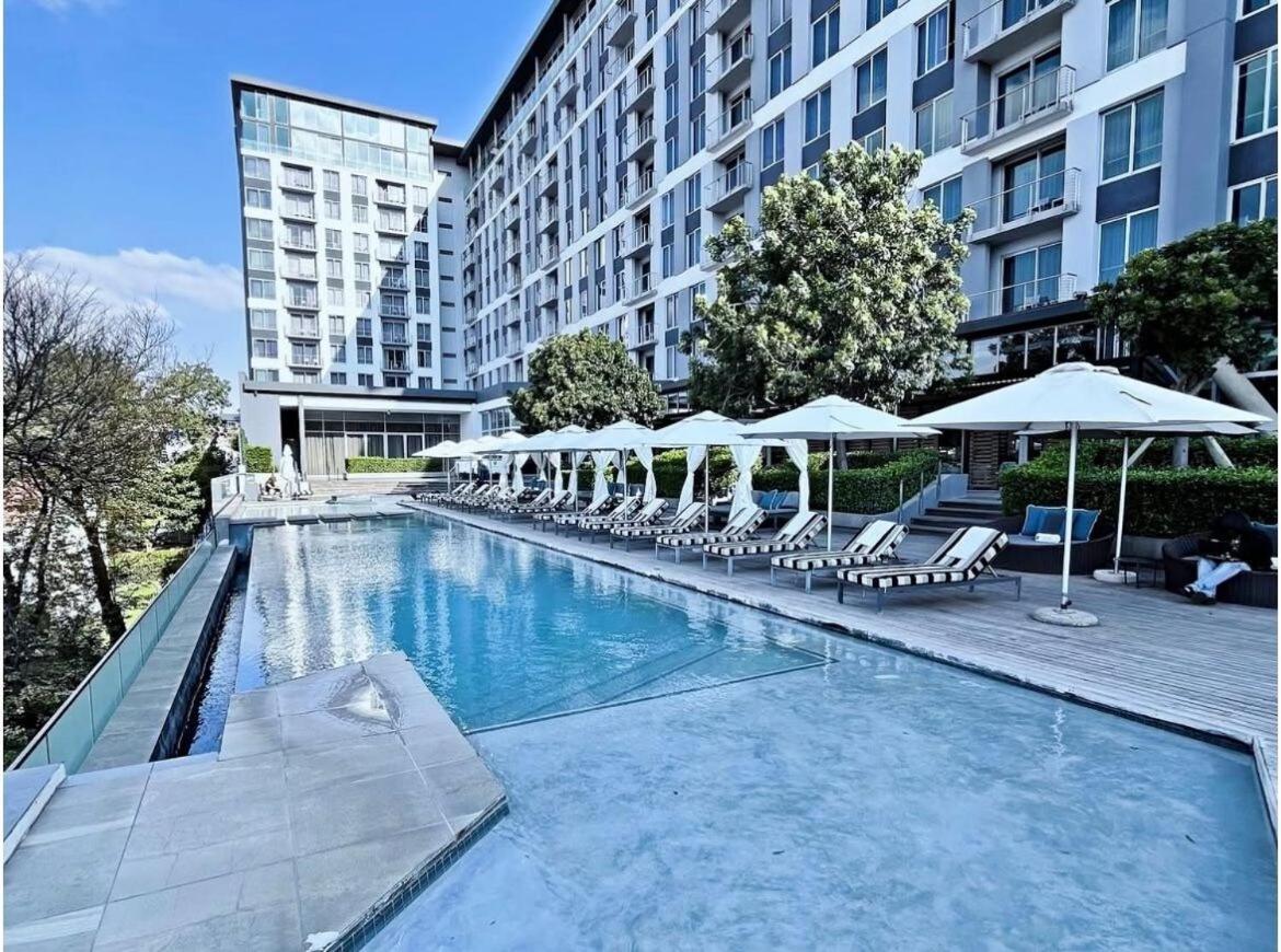 Stunning City View Apartment Sandton City-The Capital On The Park - B&B Johannesburg