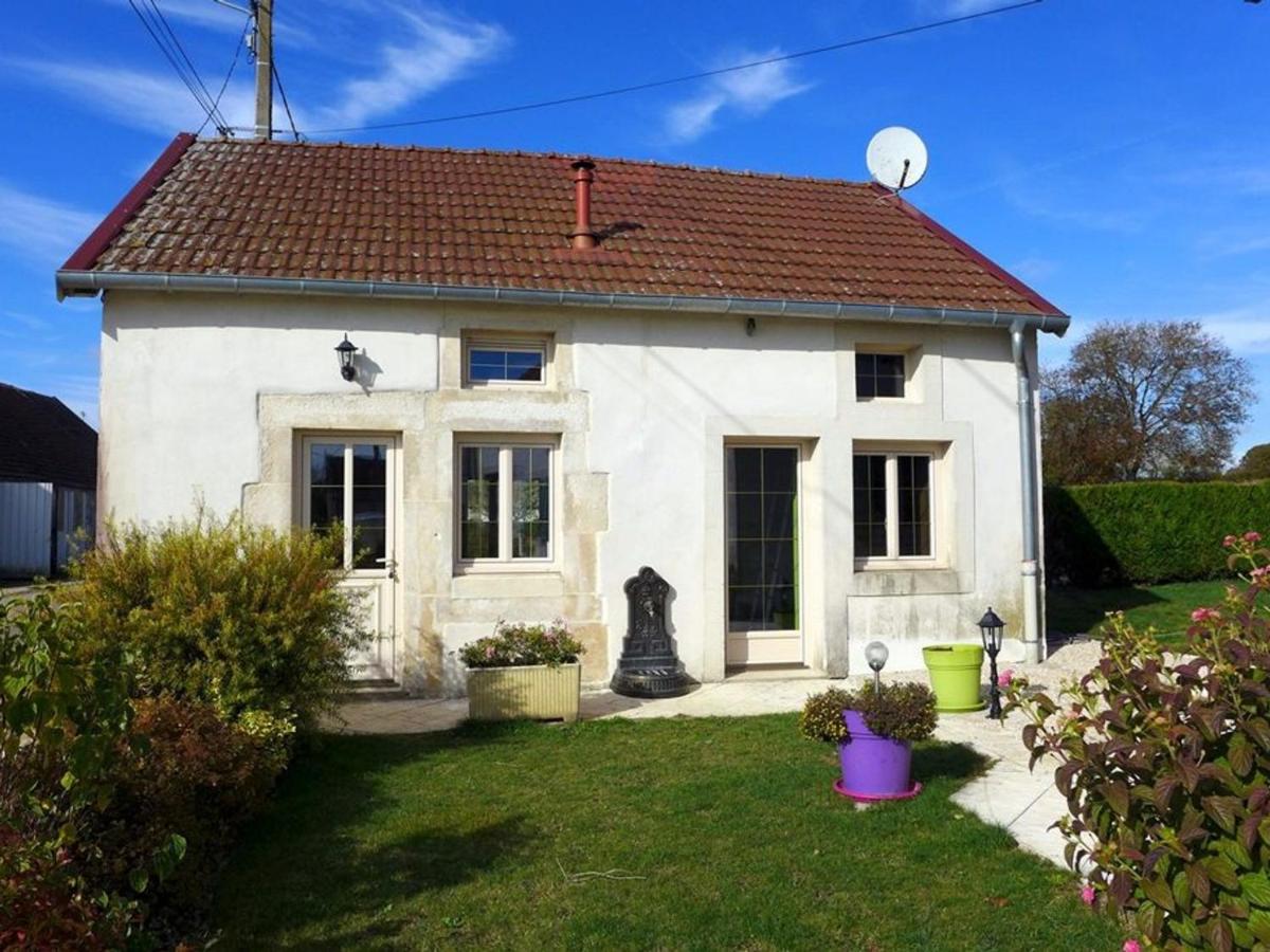 Maison de caractère avec jardin et terrasse, proche Langres - FR-1-611-39 - B&B Faverolles