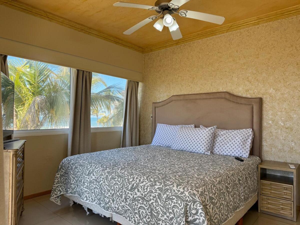 Beautiful beachfront space and pool - B&B Mazatlán