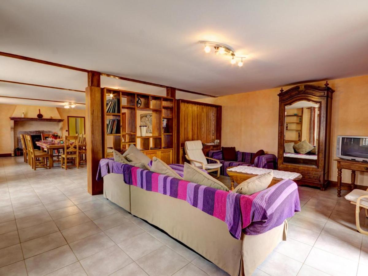 Holiday Home (15 adults)