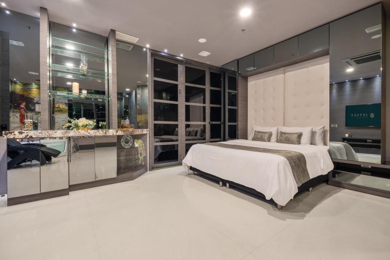 Penthouse Apartment