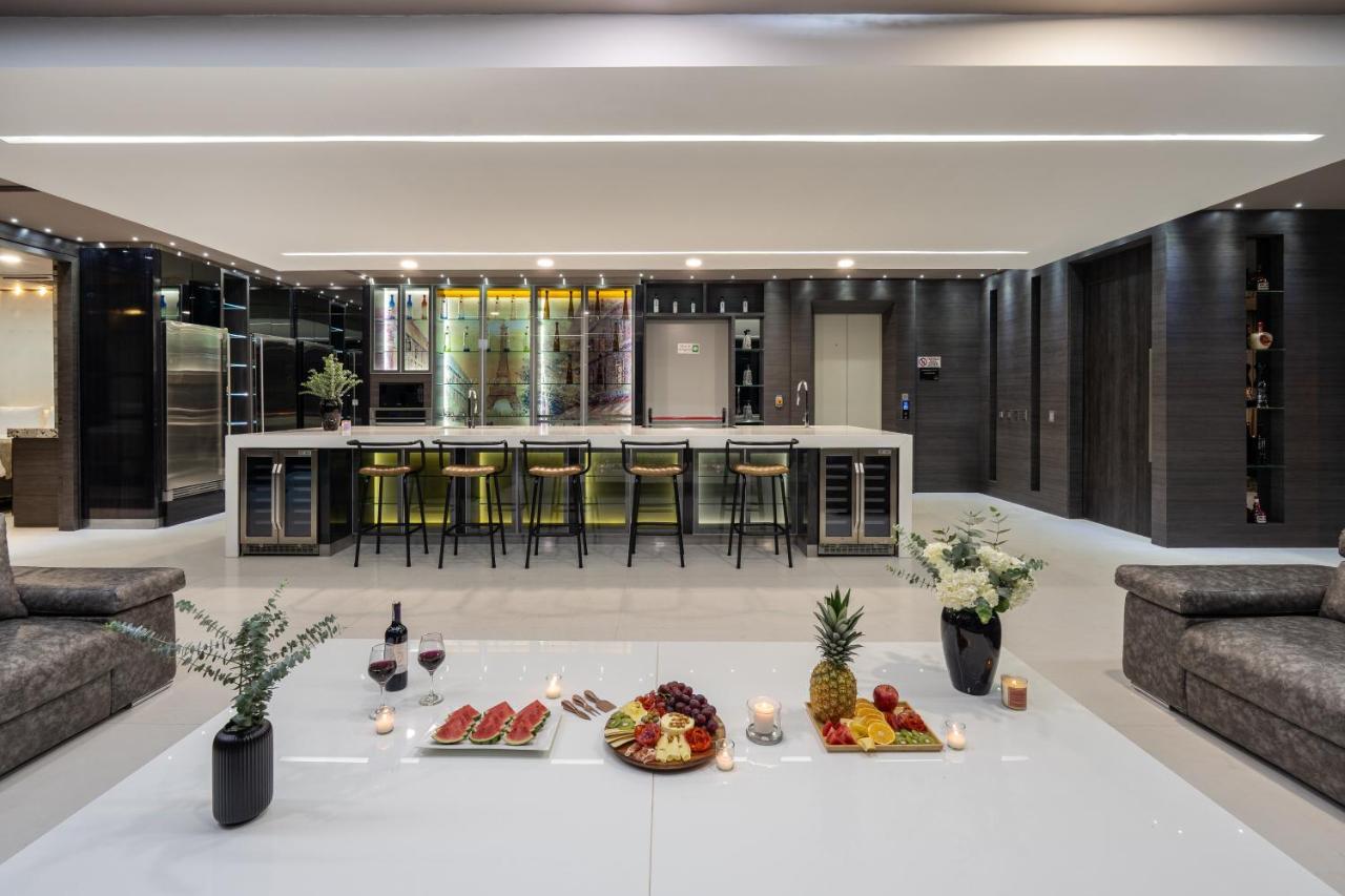 Europa Suites Medellin - B&B