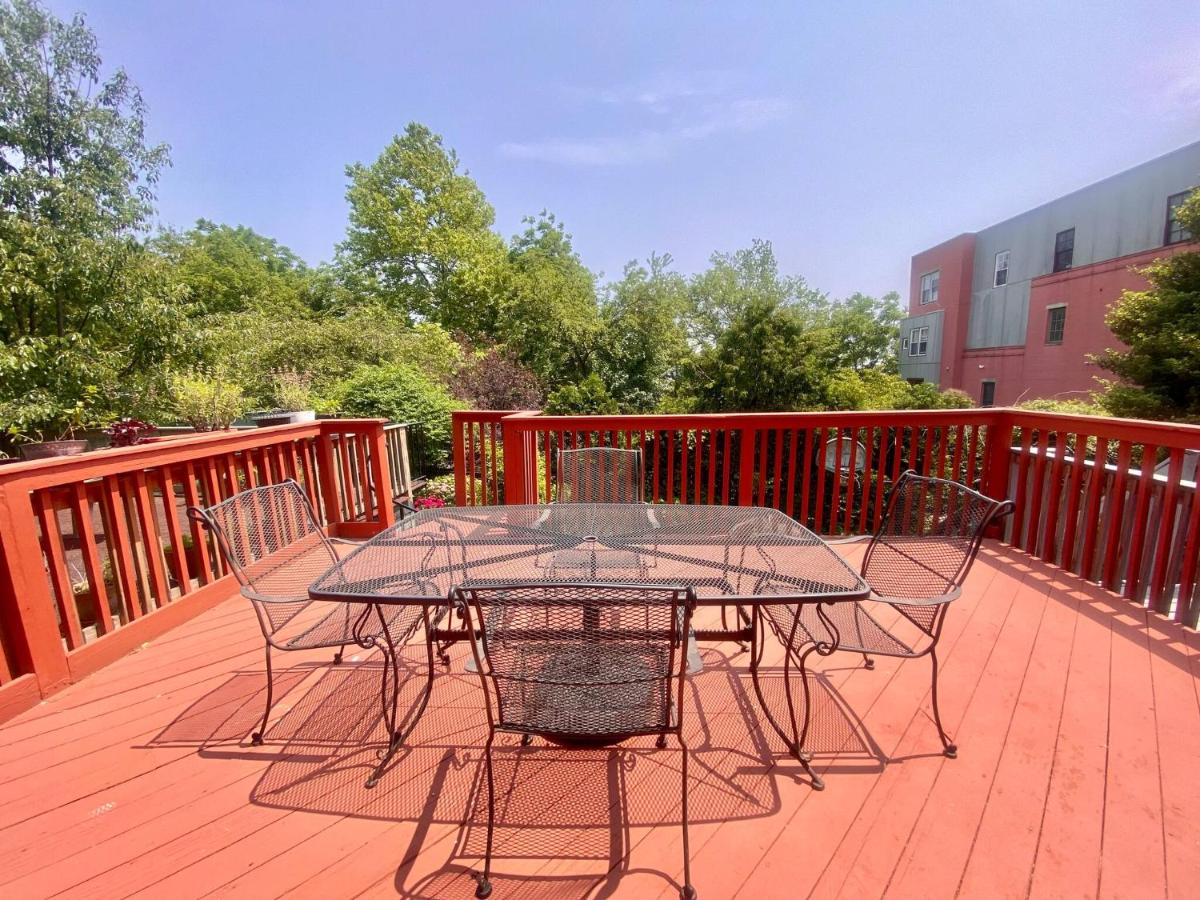 Easy PATH&Bus access- NYC| designer home + Deck. - Chambres d’hôtes Bergen