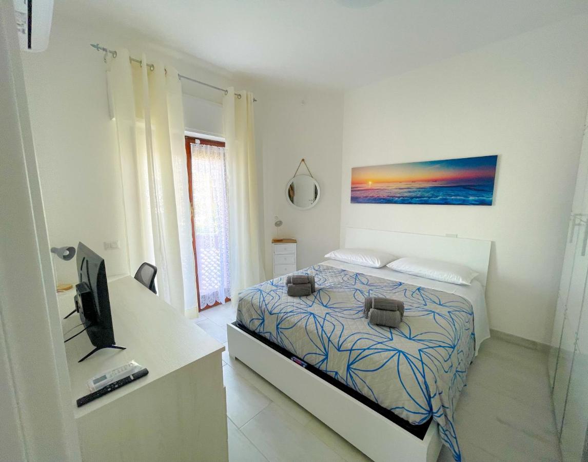 SEA PEARL Boutique Apartment - Bright and spacious, with modern Mediterranean décor, just 100 meters from the Lavinio seafront - B&B Anzio