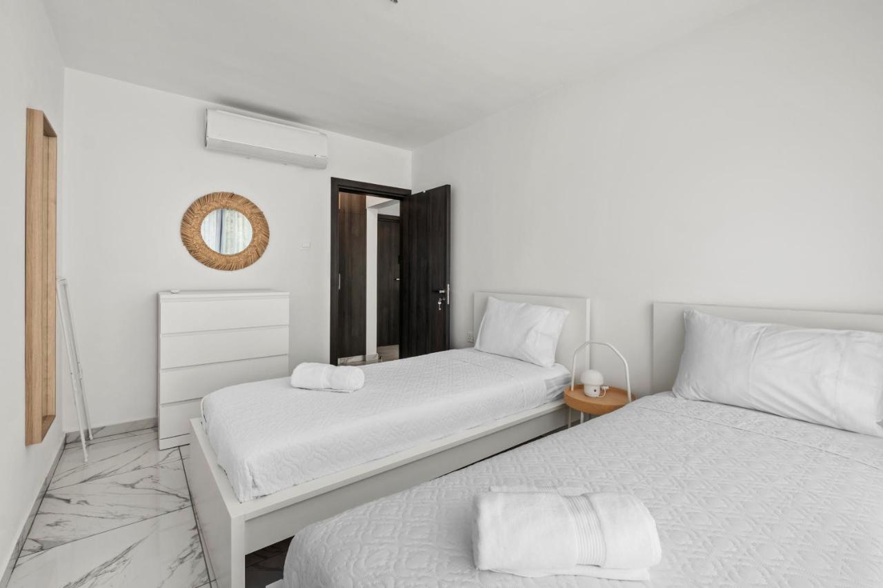 One-Bedroom Apartment with Balcony
