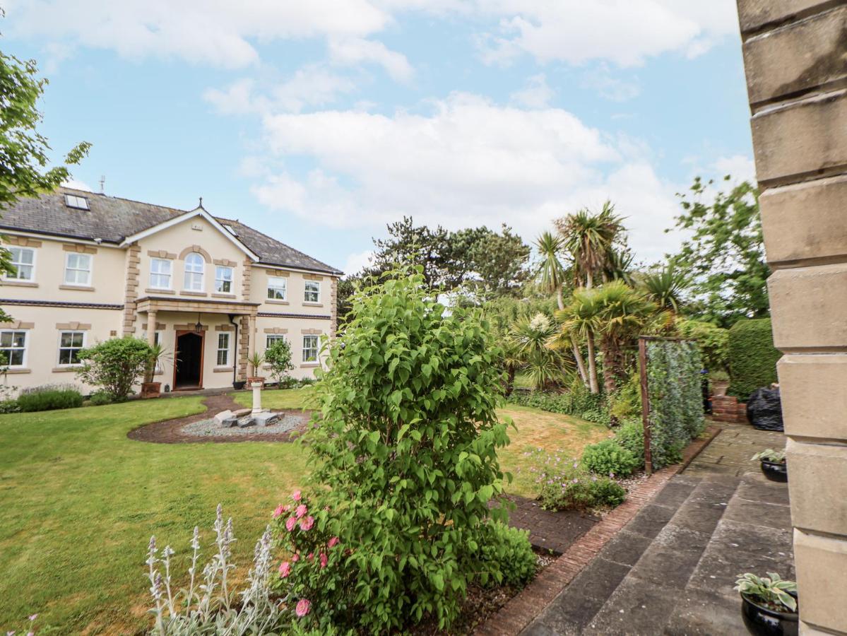 Mount House - B&B Rhyl
