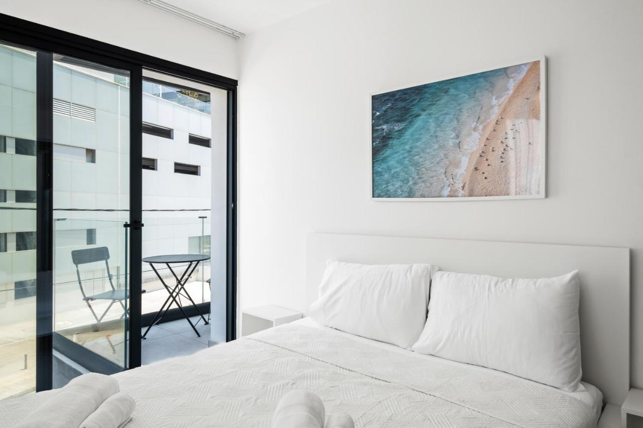 One-Bedroom Apartment with Balcony