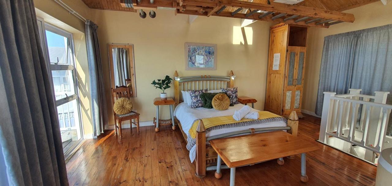 Double Room with Balcony and Sea View
