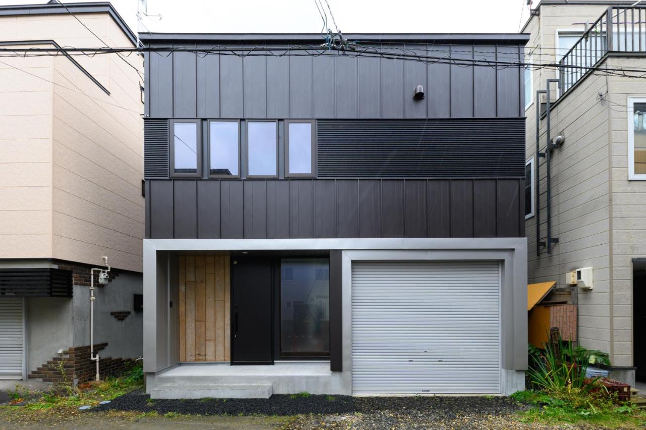 D plus one doors - B&B Otaru