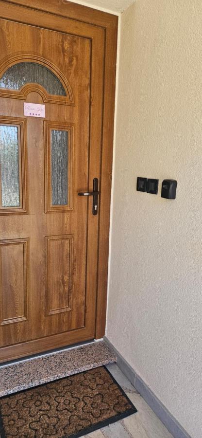 Room Kris with private entrance & private bathroom - B&B Umago
