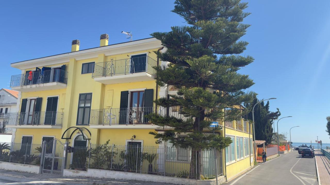 Casa Kirana Seaside Home - B&B