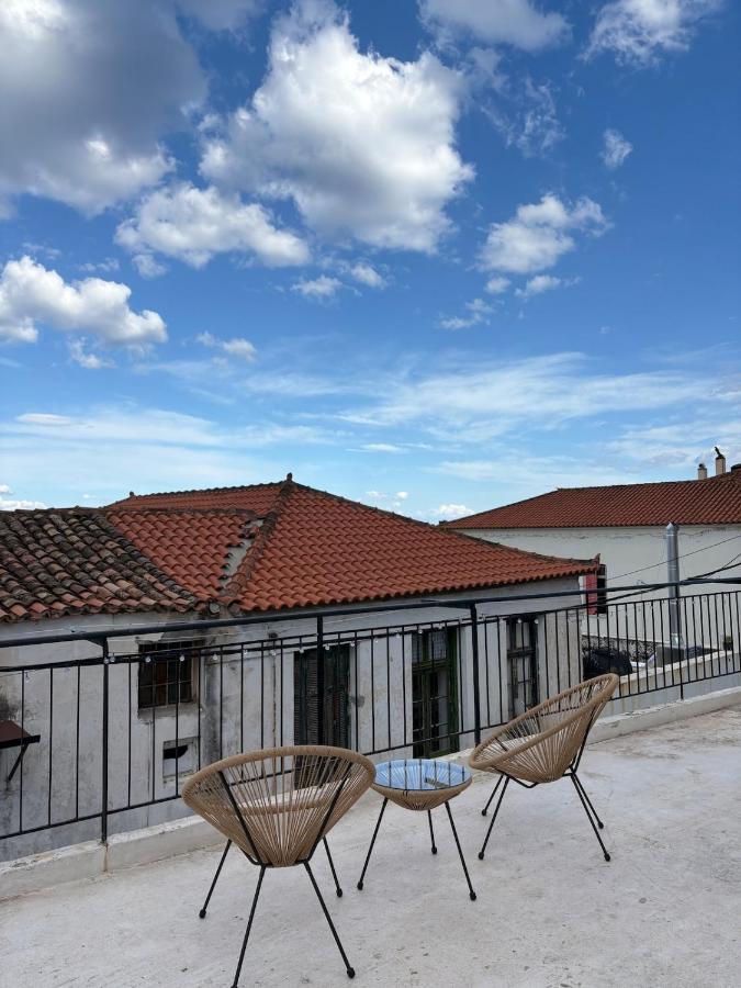 Balcony over Gythio - B&B