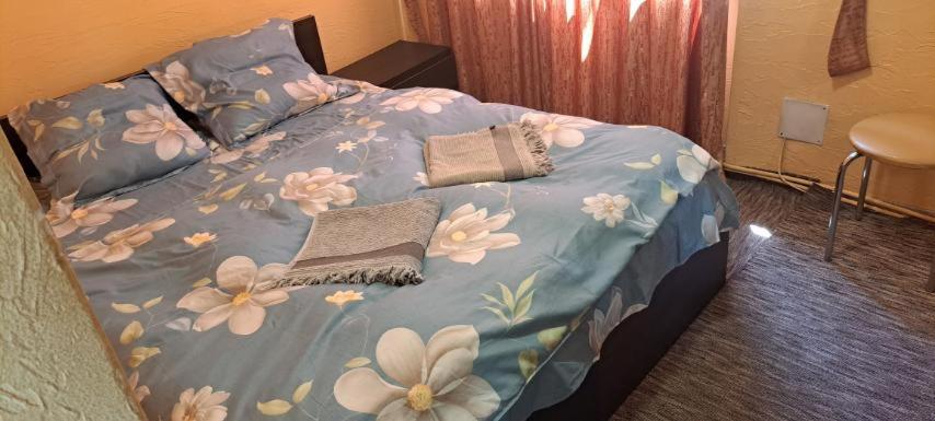 Заселення по коду в 2 кімнатну квартиру в центре - Ferienwohnung