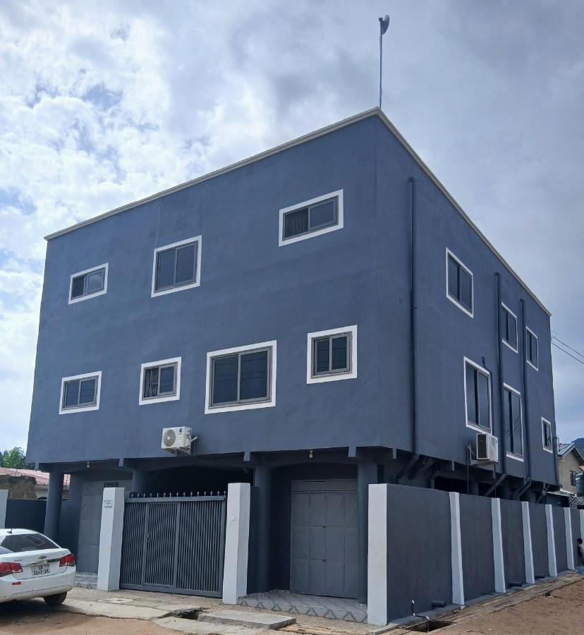 Fresh Studio in Accra, Ga West - B&B Trofwi