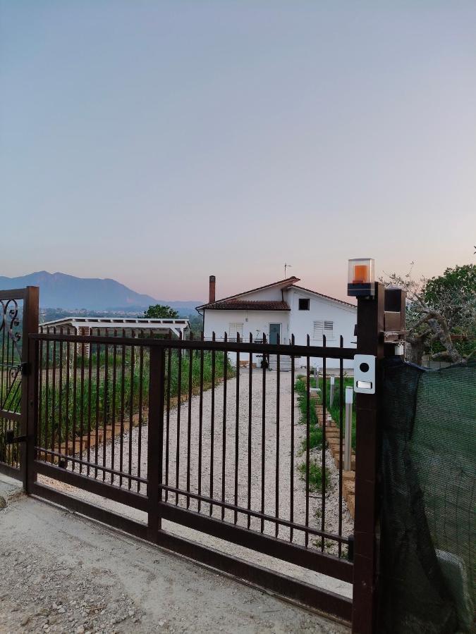 Antica Montesicco, casa vacanze in campagna - Chambres d’hôtes Mirabella Eclano