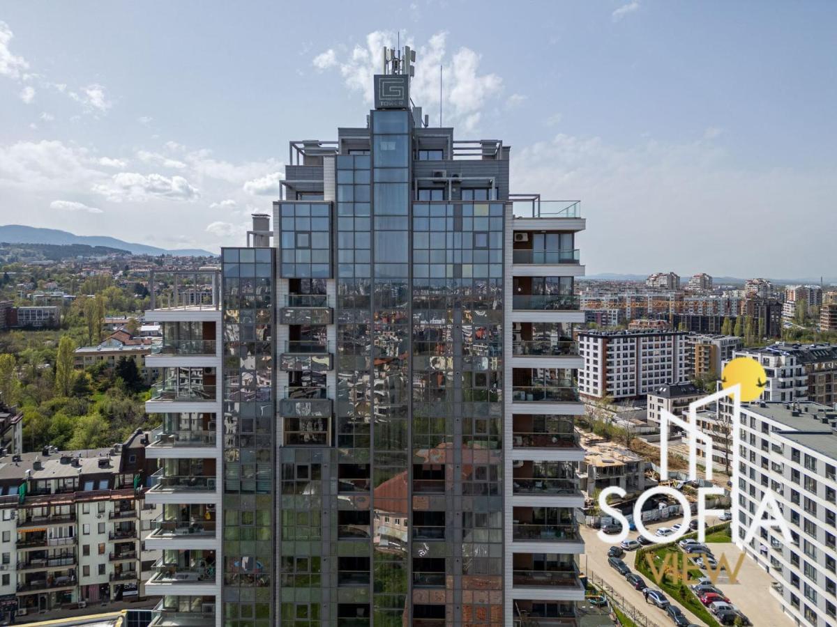Sofia View - By Metro, Kids room, Sky Lounge Terrace, 2-Car Garage, Playground, BBQ, 24h Security - B&B