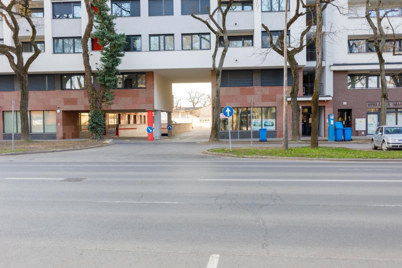 Sixties Elite Free Private Parking - B&B Debrecen