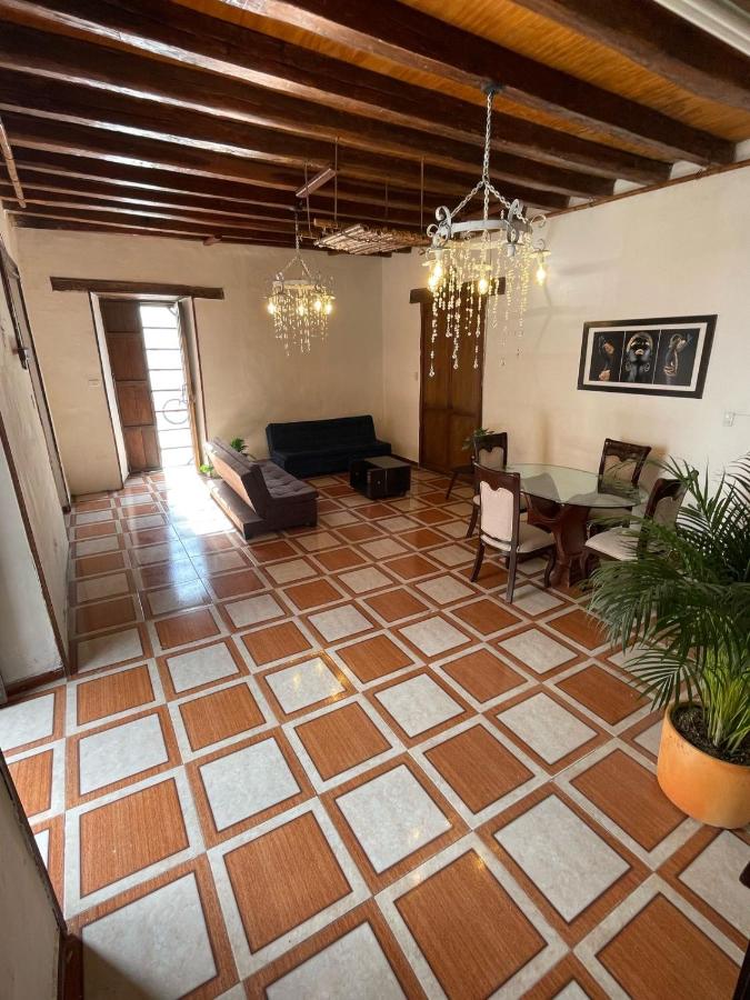 casa colonial cerca a la basílica - B&B
