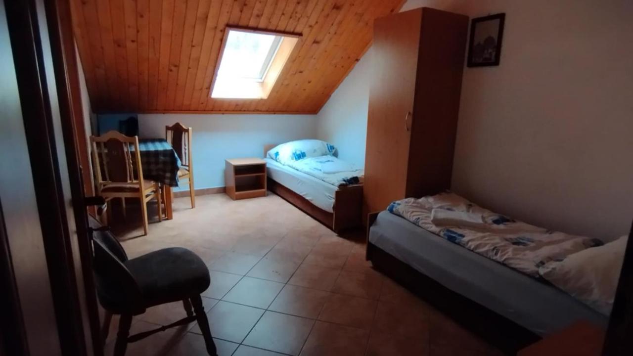 Ubytovňa Priehrada - Ferienwohnung Trstená