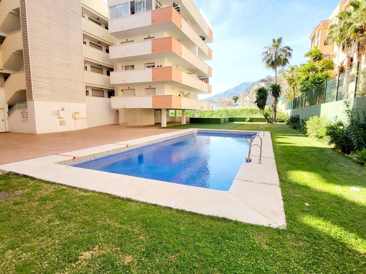 Centrally located penthouse with a pool and close to everything A103 - B&B Fuengirola