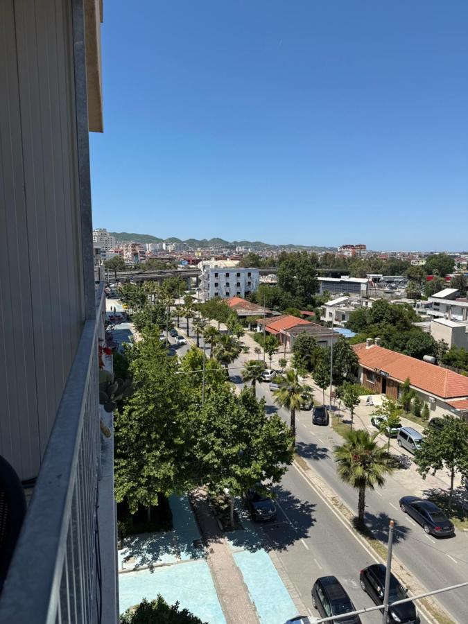 Apartment Between Sea and Town - Ferienwohnung Durrës