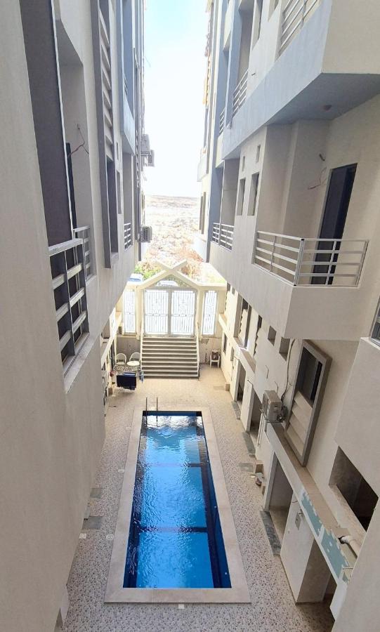 ENIGMA modern flat in center HRG - pool - terrace - Ferienwohnung Hurghada