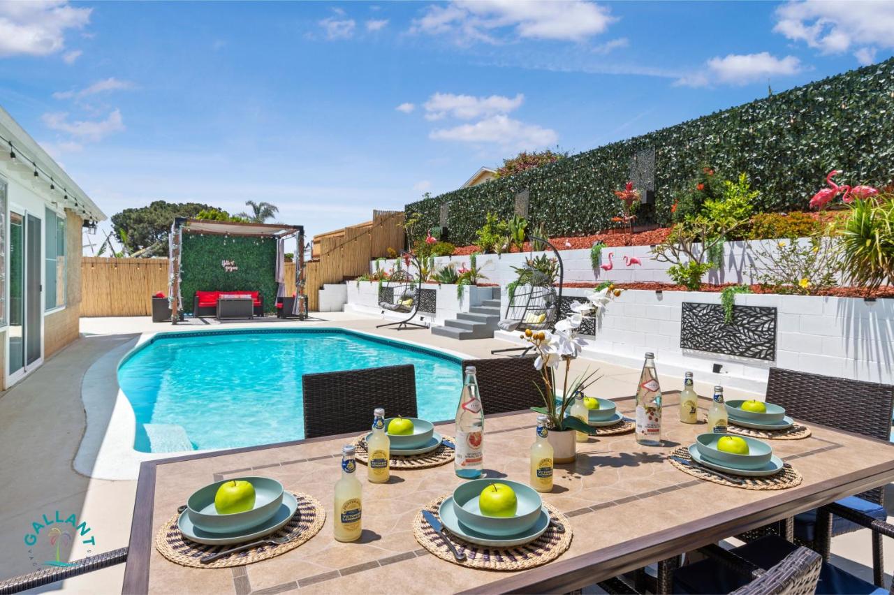 Relax and Unwind 4BR La Mesa Home with Pool plus Spa - B&B La Mesa