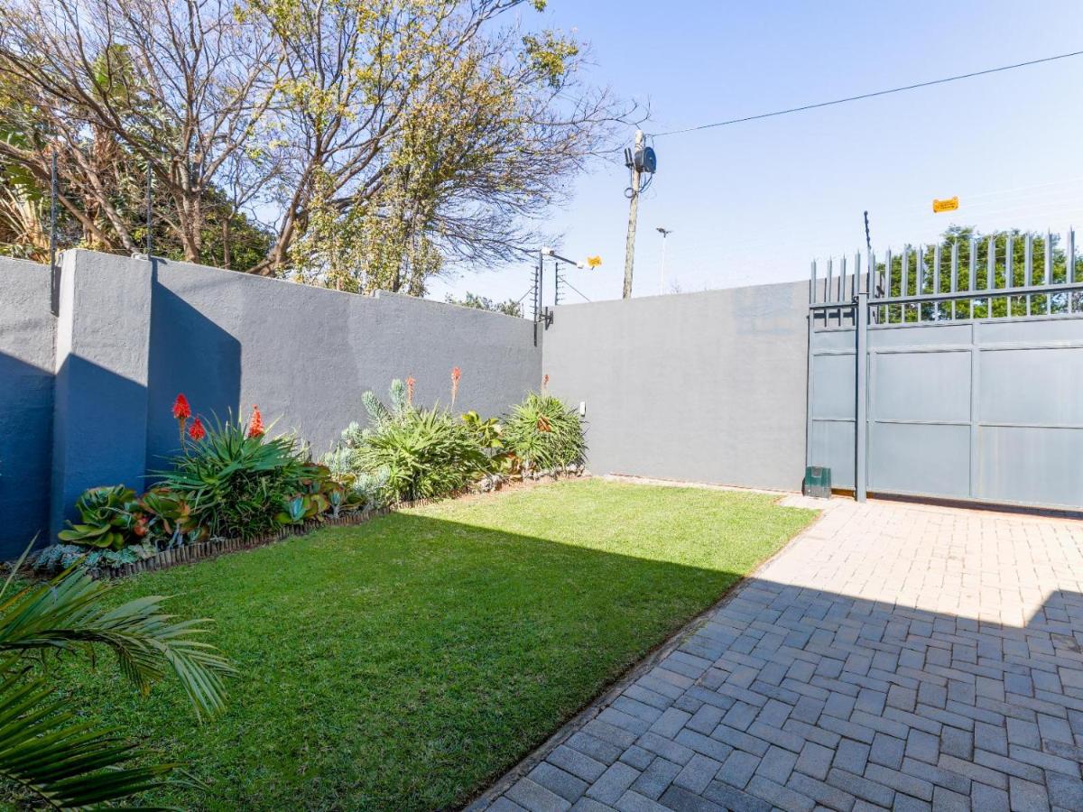 La Petit Bordeaux - B&B Johannesburg
