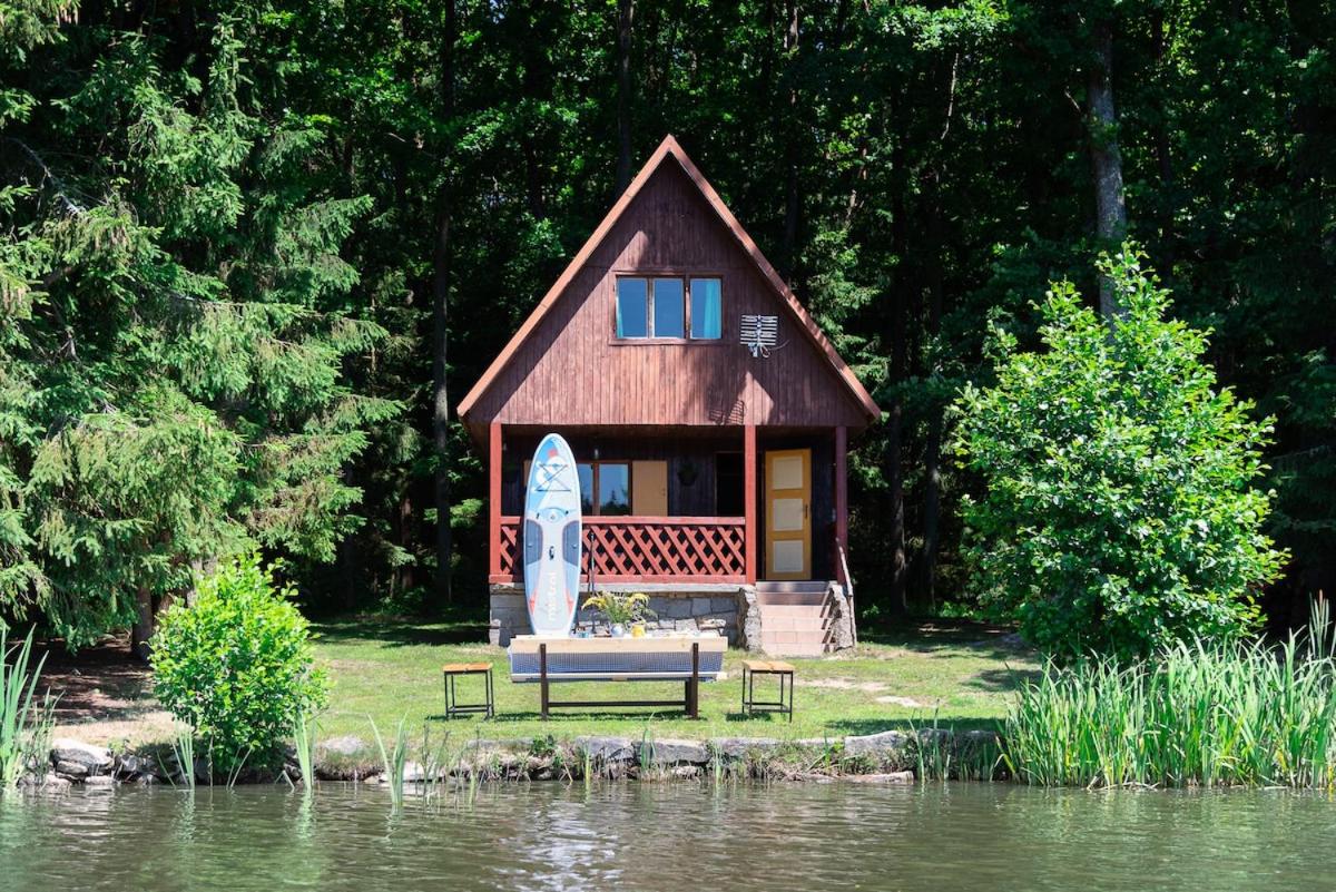 FOREST, lake, FIREFLIES, campfire - WHAT ELSE - B&B