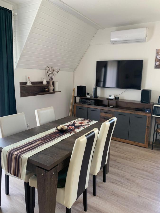 Krisztina apartman - B&B Zalakaros