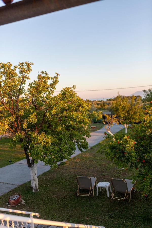 Themis Home - Ferienwohnung Mesimvría