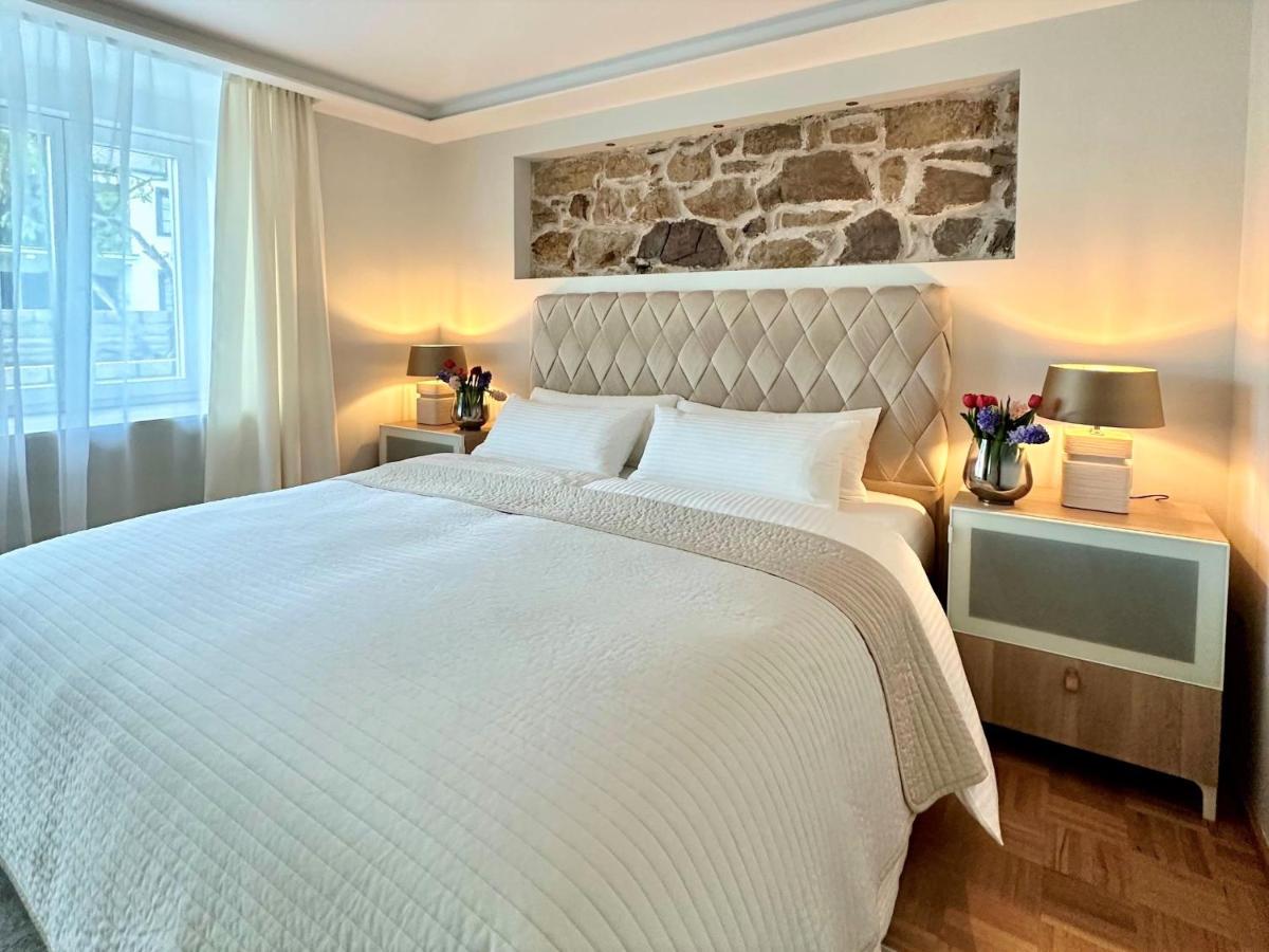 One-Bedroom Apartment with Terrace