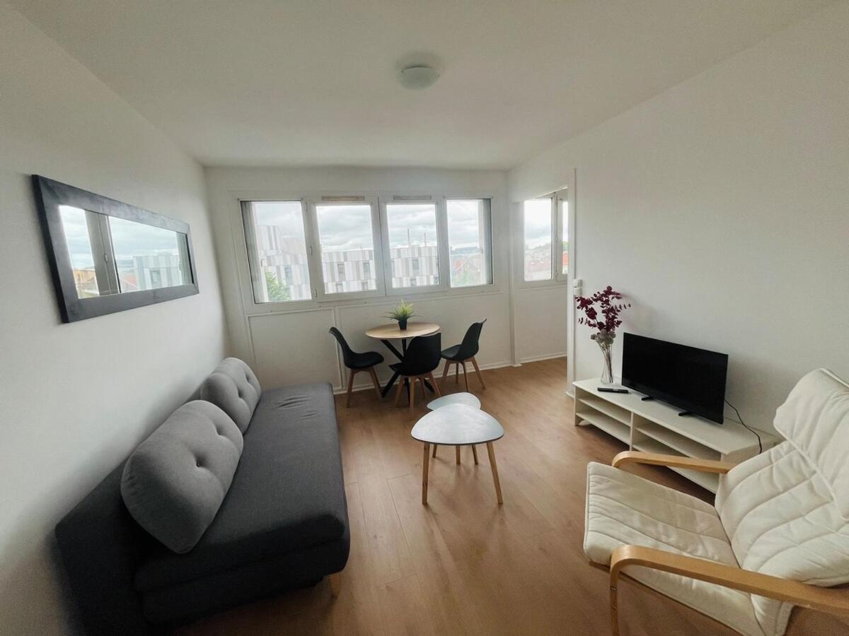 Cozy Flat,Free Parking, close to the Train Station - B&B