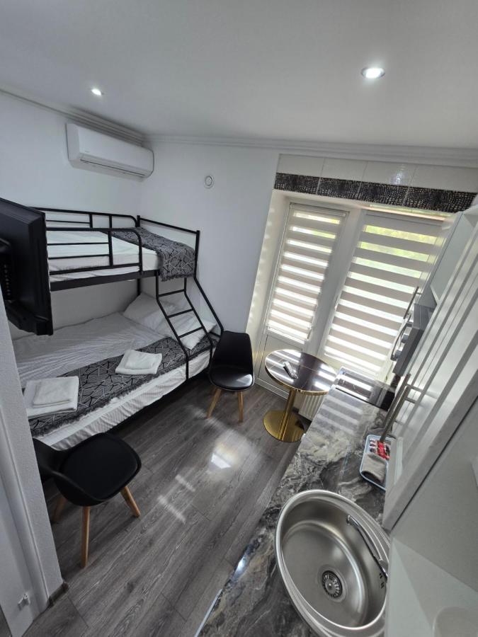 Dreibettzimmer mit Balkon